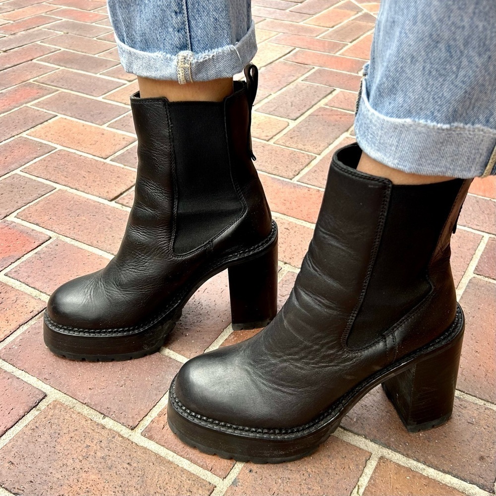 Aqua Rouge Platform High Heel Chelsea Boots Black Leather Chunky Lug Sole Size 9